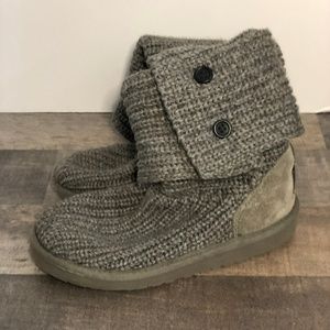 UGG Girls Size 2 Classic Cardy Sweater Knit Boots